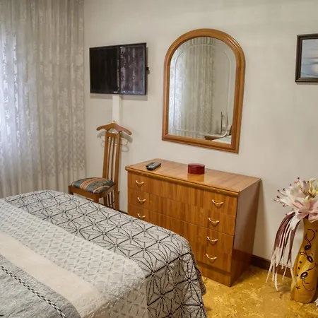 Apartman Muy Amplio, Con Wifi Y A 12 Minutos Del Centro Gijón