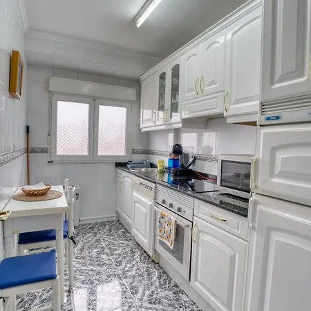 Muy Amplio, Con Wifi Y A 12 Minutos Del Centro Apartman *